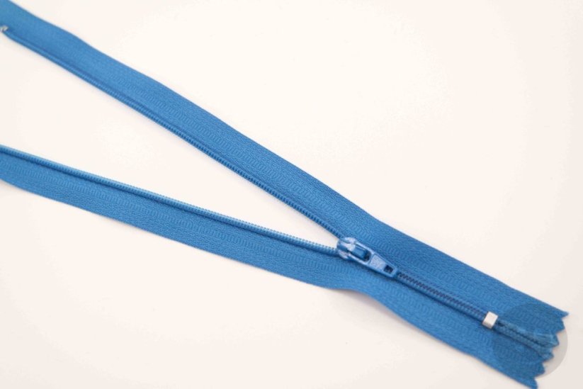Nedělitelný jemný plastový spirálový zip (velikost číslo 3) různé barvy - délka 12 cm - 60 cm