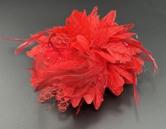 Flower brooch with feathers - red