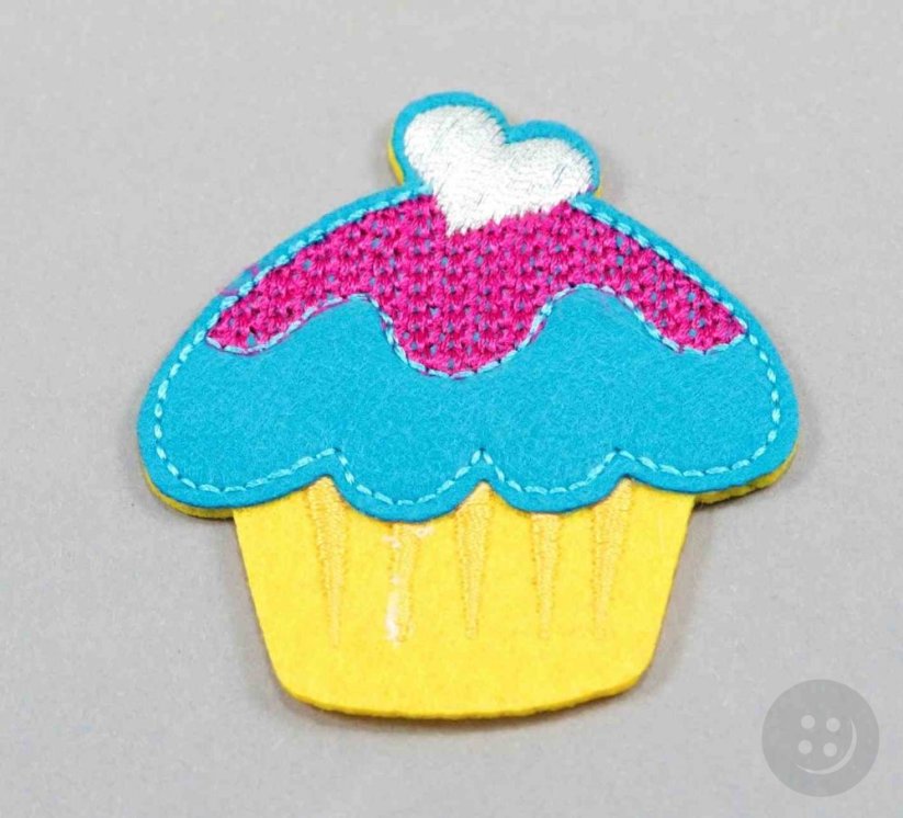 Iron-on patch - cupcake with heart - dimensions 6 cm x 5,5 cm