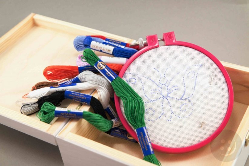 Children's embroidery set in a wooden box - butterfly