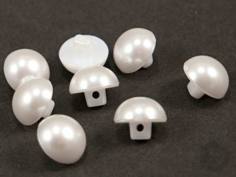 Knoflík ve tvaru perličky se spodním přišitím - perleťová - průměr 1,27 cm