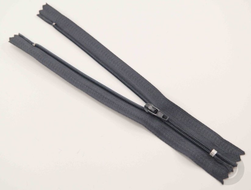 Nedělitelný jemný plastový spirálový zip (velikost číslo 3) různé barvy - délka 12 cm - 60 cm