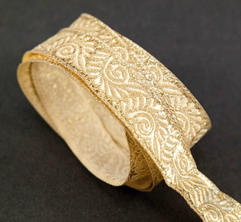 Zlatý prýmek se spirálou a lístečky - šíře 1,5 cm