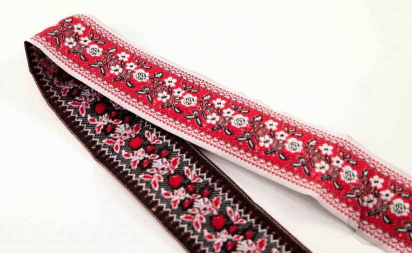 Krojová stuha - červená s bílými květinkami - šíře 3 cm