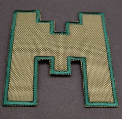 Nažehľovacia záplata - Minecraft M LOGO - rozmer 6 cm x 7 cm