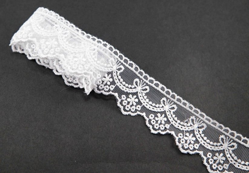 Polyester embroidered lace - white - width 4,5 cm