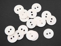 Dierkový gombík - bielizňový - mandľovací - biely - priemer 1,5 cm