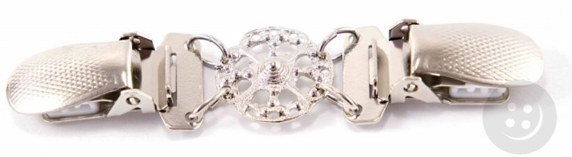 Cardigan clip with a chain with wrought center - shiny silver - dimensions 9 cm x 2 cm