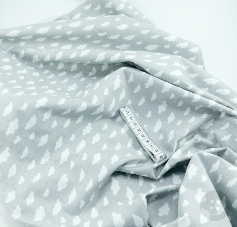 Bavlněné plátno - bílé obláčky na šedém podkladu - šířka 160 cm