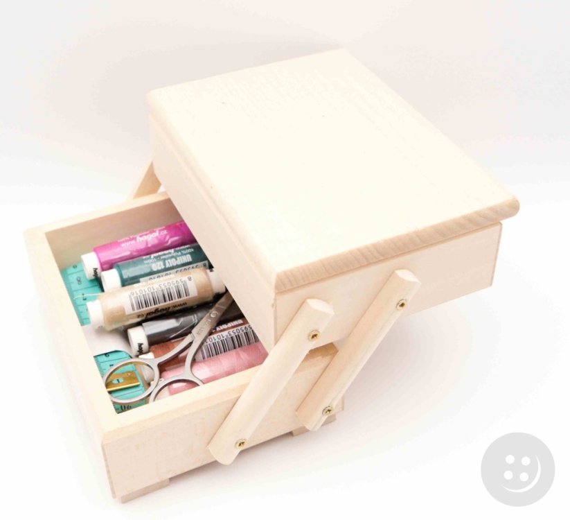 Přírodní rozkladácí krabice s potřebami na šití