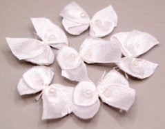 Saténová mašlička s perličkami - perleťová bílá - rozměr 2 cm x 2 cm