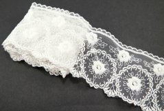 Besticke Spitzen aus Polyester - cremig - Breite 8 cm