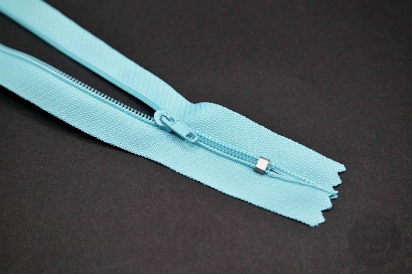 Nedělitelný jemný plastový spirálový zip (velikost číslo 3) různé barvy - délka 12 cm - 60 cm