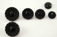 Knoflík se spodním přišitím - s kopretinou - černá - průměr 1,5 cm
