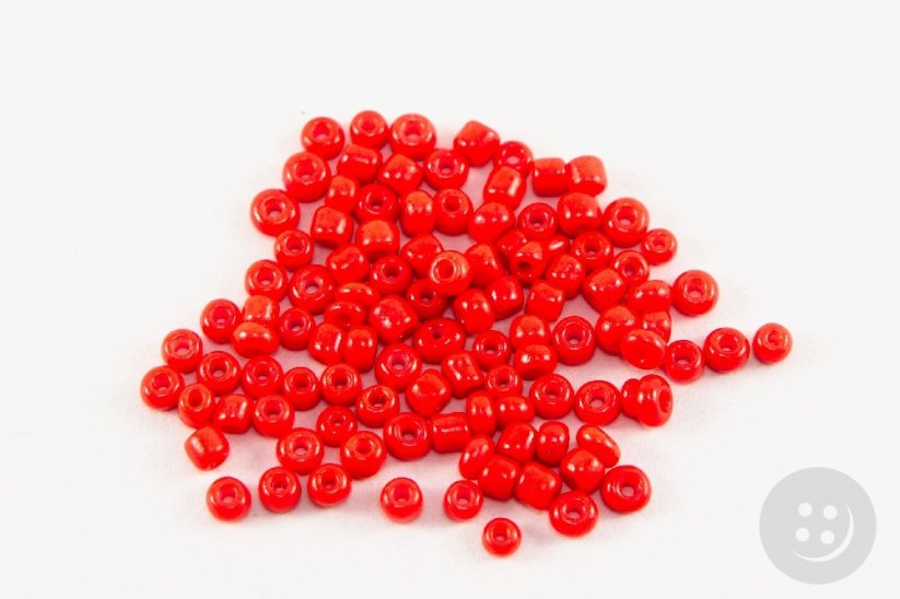 Drobné plastové korálky - červená - průměr 0,2 cm