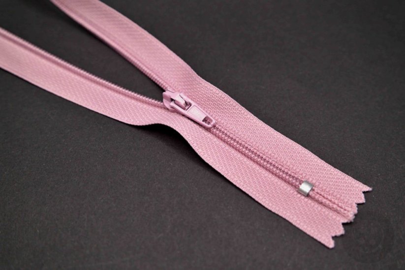 Nedělitelný jemný plastový spirálový zip (velikost číslo 3) různé barvy - délka 12 cm - 60 cm