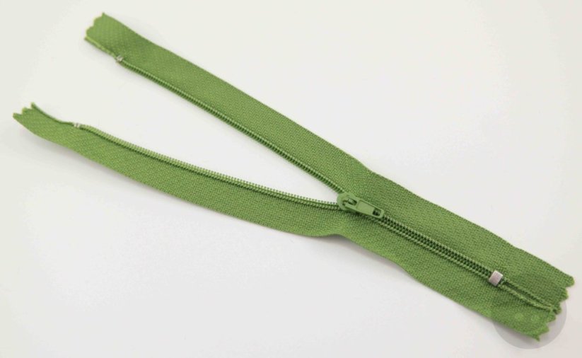 Nedělitelný jemný plastový spirálový zip (velikost číslo 3) různé barvy - délka 12 cm - 60 cm