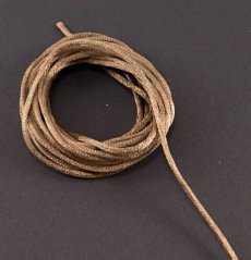 Saténová šňůra - světle hnědá - průměr 0,2 cm