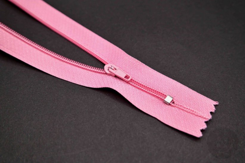 Nedělitelný jemný plastový spirálový zip (velikost číslo 3) různé barvy - délka 12 cm - 60 cm