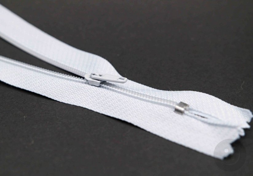 Nedělitelný jemný plastový spirálový zip (velikost číslo 3) různé barvy - délka 12 cm - 60 cm