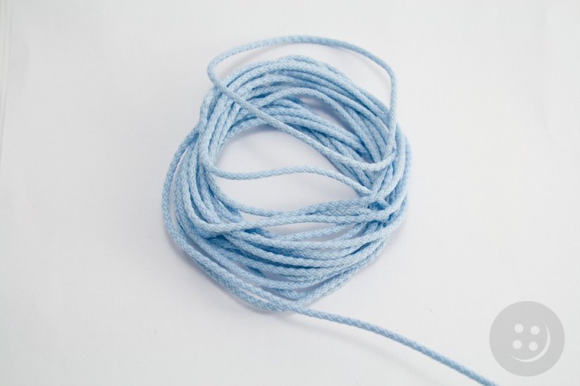 Polyesterová odevná šnúra - svetlo modrá - priemer 0,3 cm