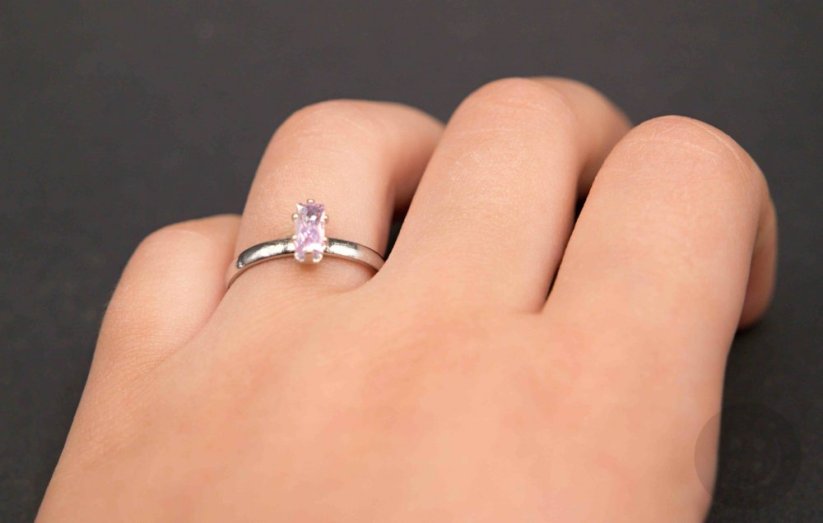 Children's ring with a pink stone