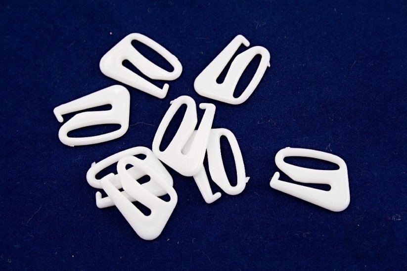 G-shaped buckle - white - pulling hole width 1.4 cm