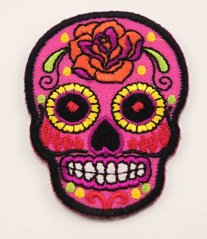 Nažehlovací záplata - Mexická lebka - Día de Muertos - růžová - rozměr 5,5 cm x 5 cm