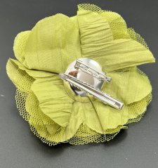 Květinová brož s tylem - khaki zelená