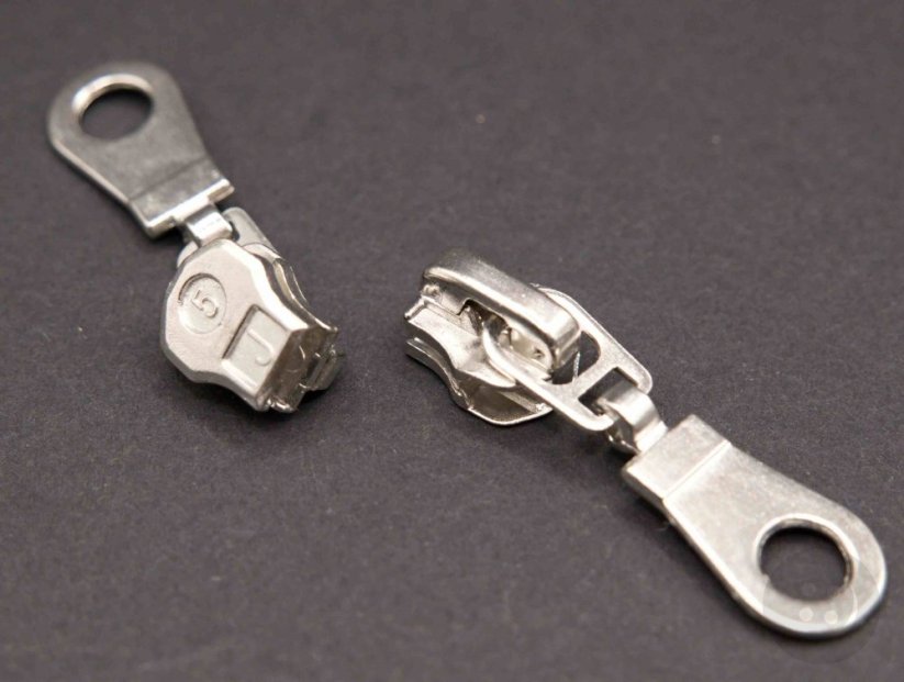 Metal zipper slider - silver - size 5