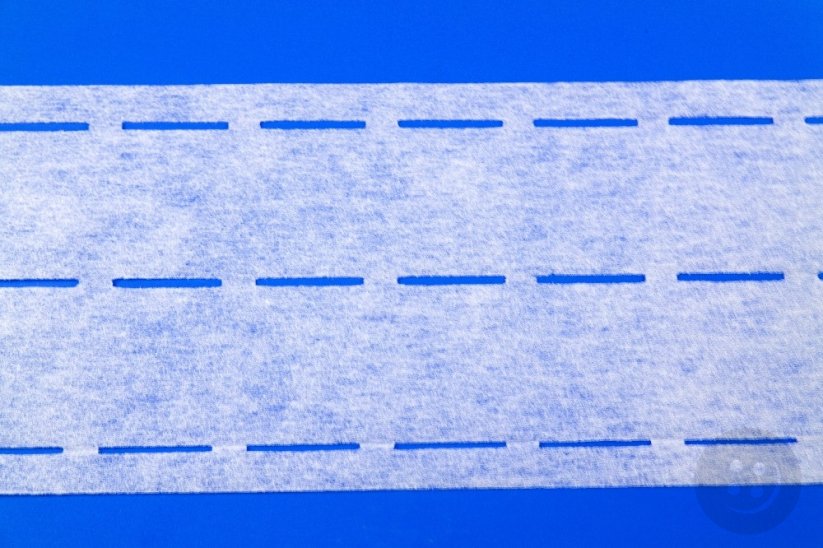 Fusible non-woven interfacing - white - width 9 cm