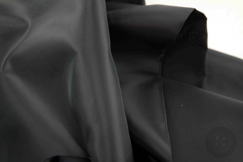Podšívka polyesterová černá tužší