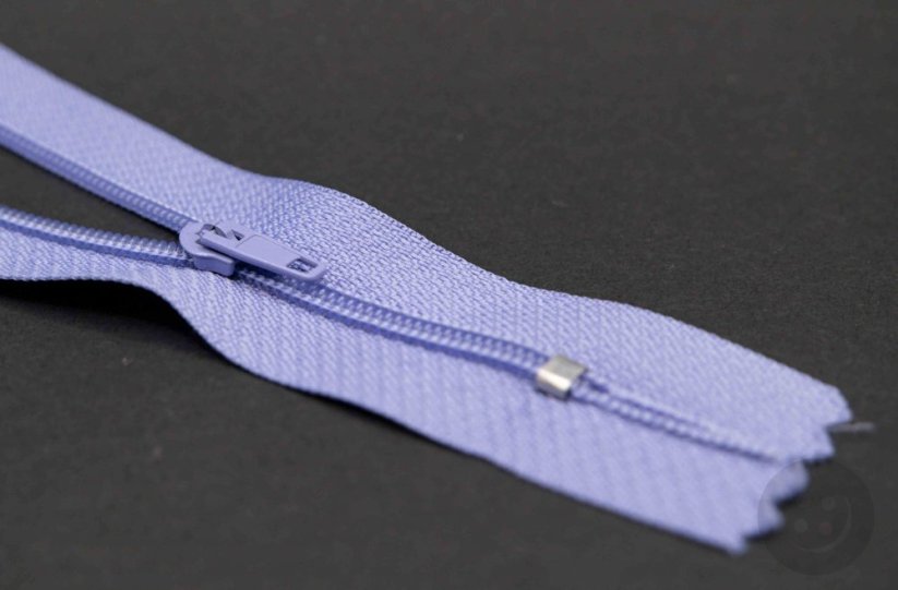 Nedělitelný jemný plastový spirálový zip (velikost číslo 3) různé barvy - délka 12 cm - 60 cm
