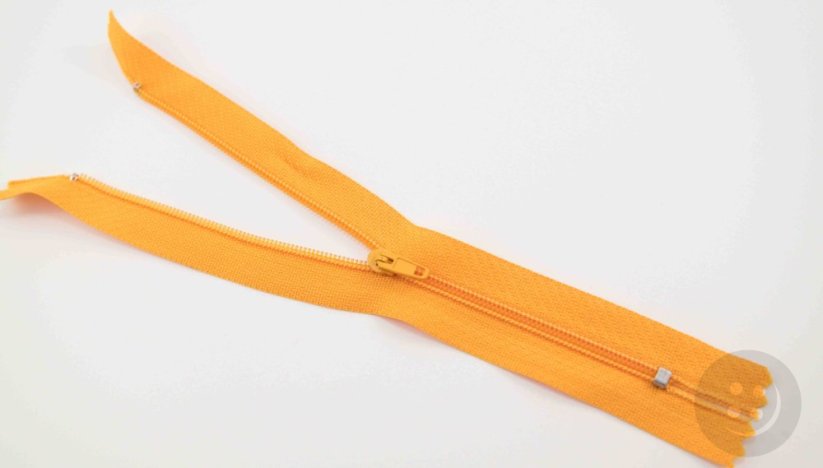 Nedělitelný jemný plastový spirálový zip (velikost číslo 3) různé barvy - délka 12 cm - 60 cm
