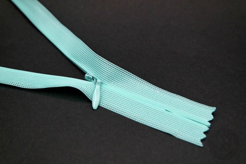 Nedělitelný skrytý zip (3mm) různé barvy - délka 18 cm - 60 cm