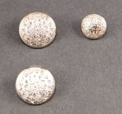 Faux metal shank filigree button - gold - diameter 1,8 cm