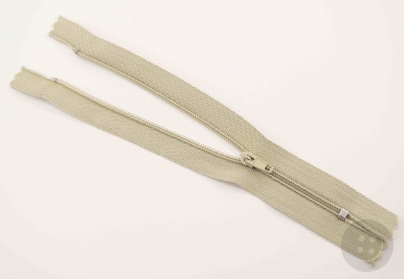 Nedělitelný jemný plastový spirálový zip (velikost číslo 3) různé barvy - délka 12 cm - 60 cm