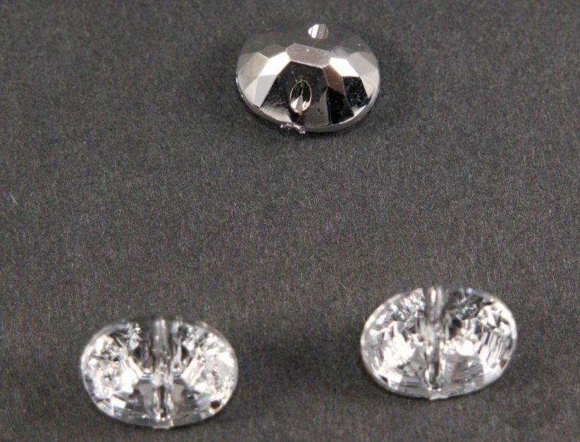 Luxuriöser Kristallknopf - hohes Oval - heller Kristall - Größe 1,4 cm x 1 cm