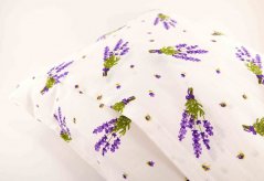 Bylinkový vankúšik pre pokojný spánok - kvietky levandule na bielom podklade - rozmer 35 cm x 28 cm