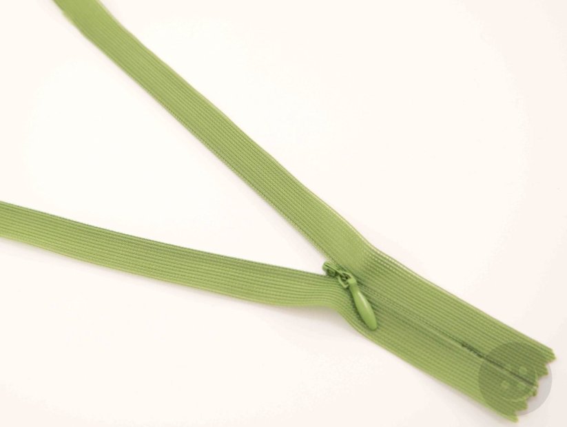 Nedělitelný skrytý zip (3mm) různé barvy - délka 18 cm - 60 cm
