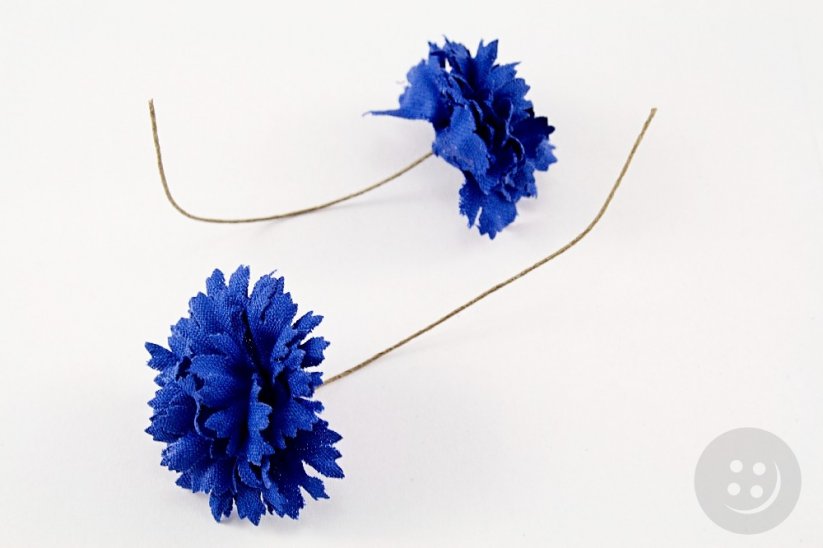 Modrá květina na drátku - rozměry 8 cm x 3 cm