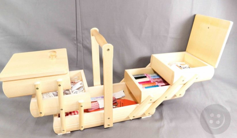 Extra großes Nähzubehör-Set in einer Naturholz, zusammenklappbaren, lackierten Holzkiste