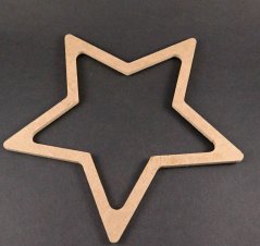 Dřevěná hvězda na macramé - 20 cm x 14 cm