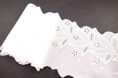 Bavlněná madeirová krajka - lomená bílá - šířka 13,5 cm
