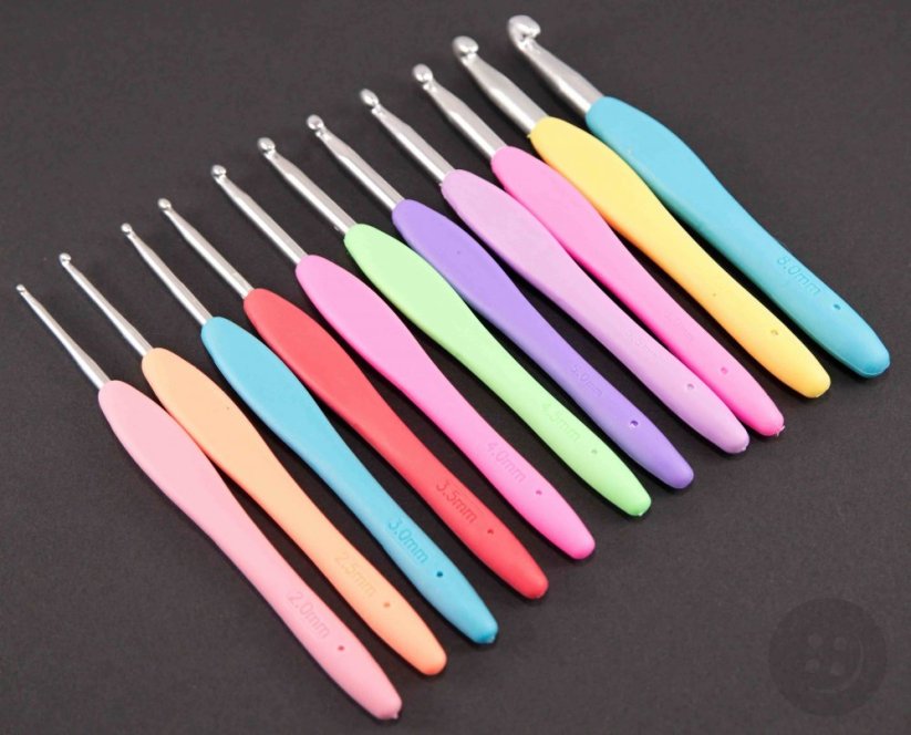 Set of aluminum crochet hooks with silicone handle - 10 pieces - size 0,5 - 2,75