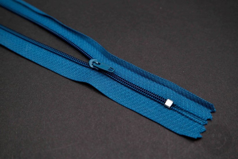 Nedělitelný jemný plastový spirálový zip (velikost číslo 3) různé barvy - délka 12 cm - 60 cm