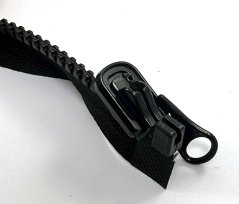 Stanové plastové kostené zipsy s preklopným jazdcom - čierna - dĺžka 100 cm - 250 cm