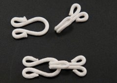Großer Haken - Öse - mit Faden umwickelt - weiß - Größe 3,5 x 1,4 cm