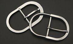 Metal buckle with prong, oval – silver – 3.8 cm opening
