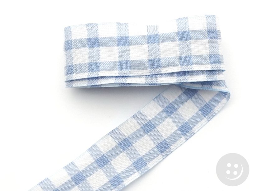 Beidseitiges Band mit weißen und hellblauen Würfeln, 2,5 cm breit